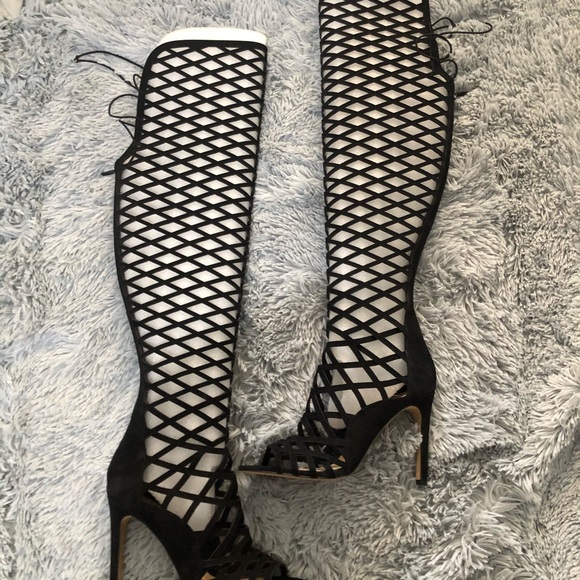 Brand new Vince Camuto sexy heels over the knees - Picture 2 of 11